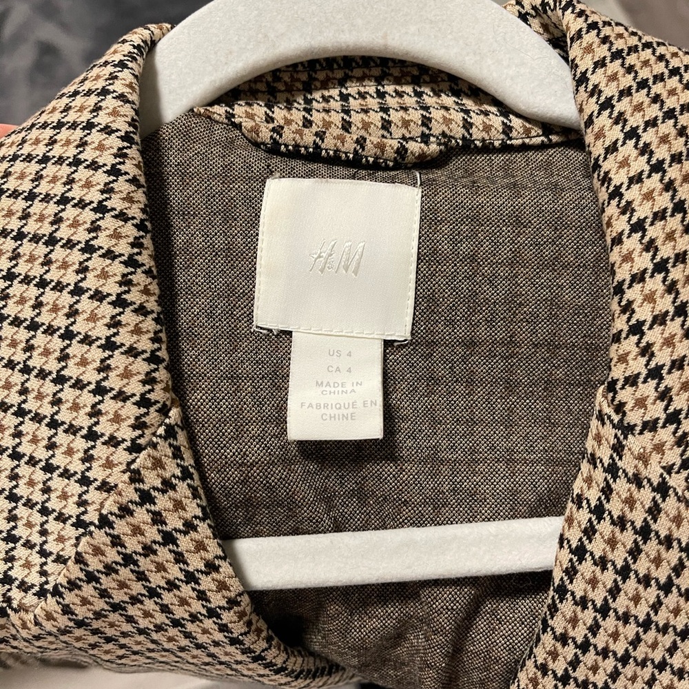 H&M Beige and Black Houndstooth Blazer - Picture 3 of 3